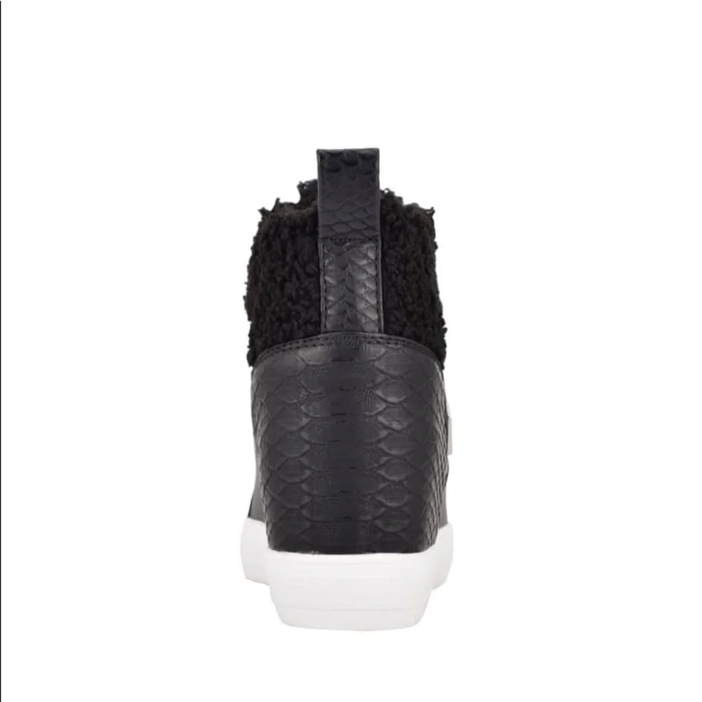 New GUESS Della Hidden Wedges Sneakers SZ 7